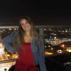 Meet your Posher, Emily